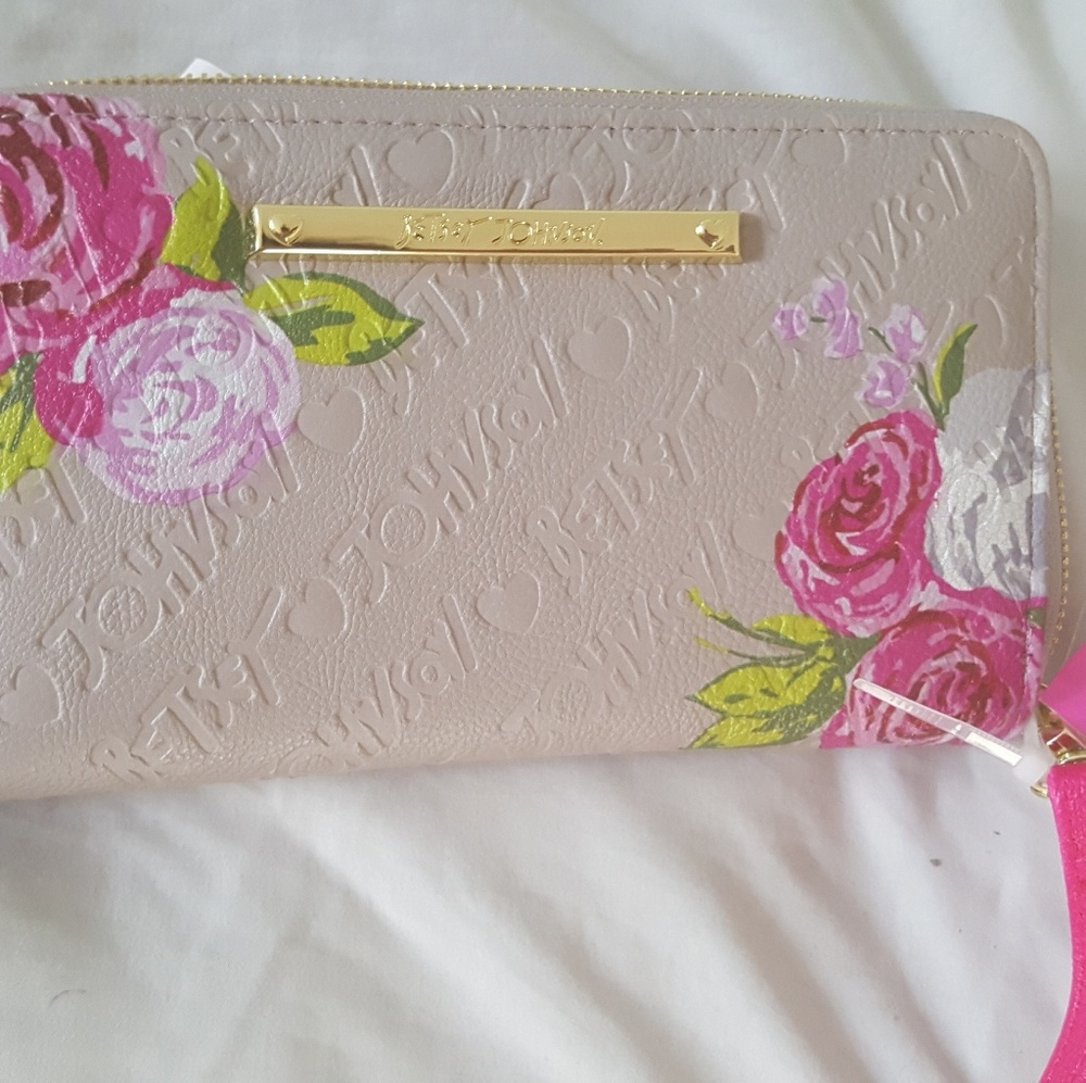 ๐ผ Betsey Johnson zip around wristlet/wallet - Picture 2 of 8